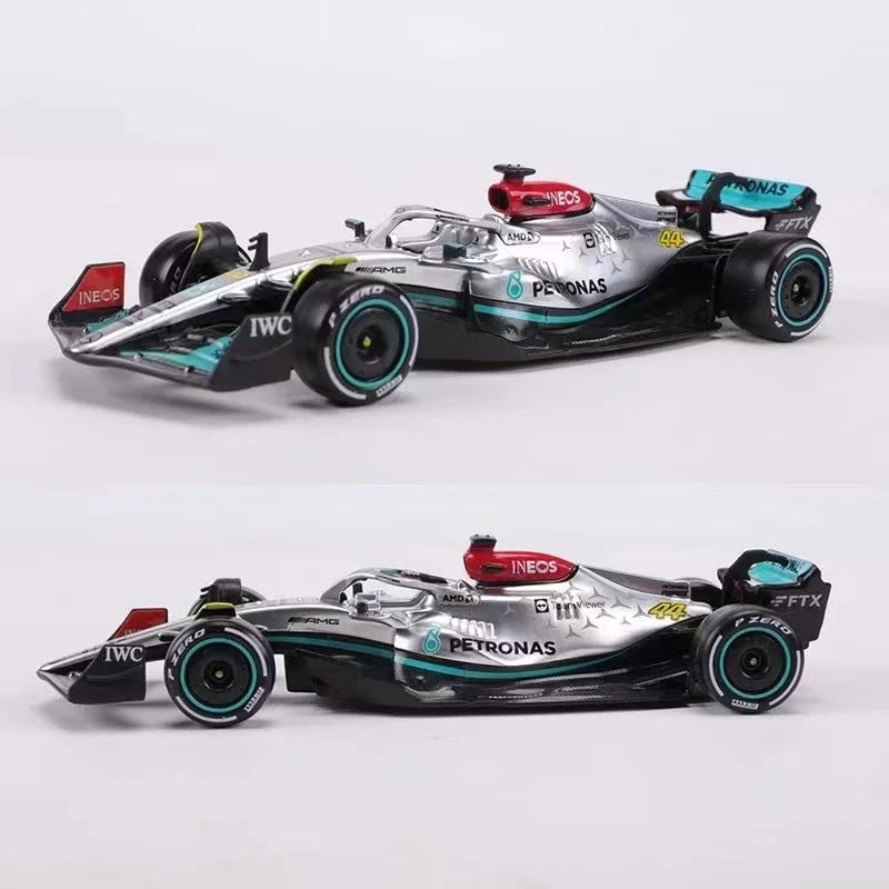 Mercedes 2022 W13 Lewis Hamilton & George Russell - Fórmula 1 - Colecionáveis 1:43